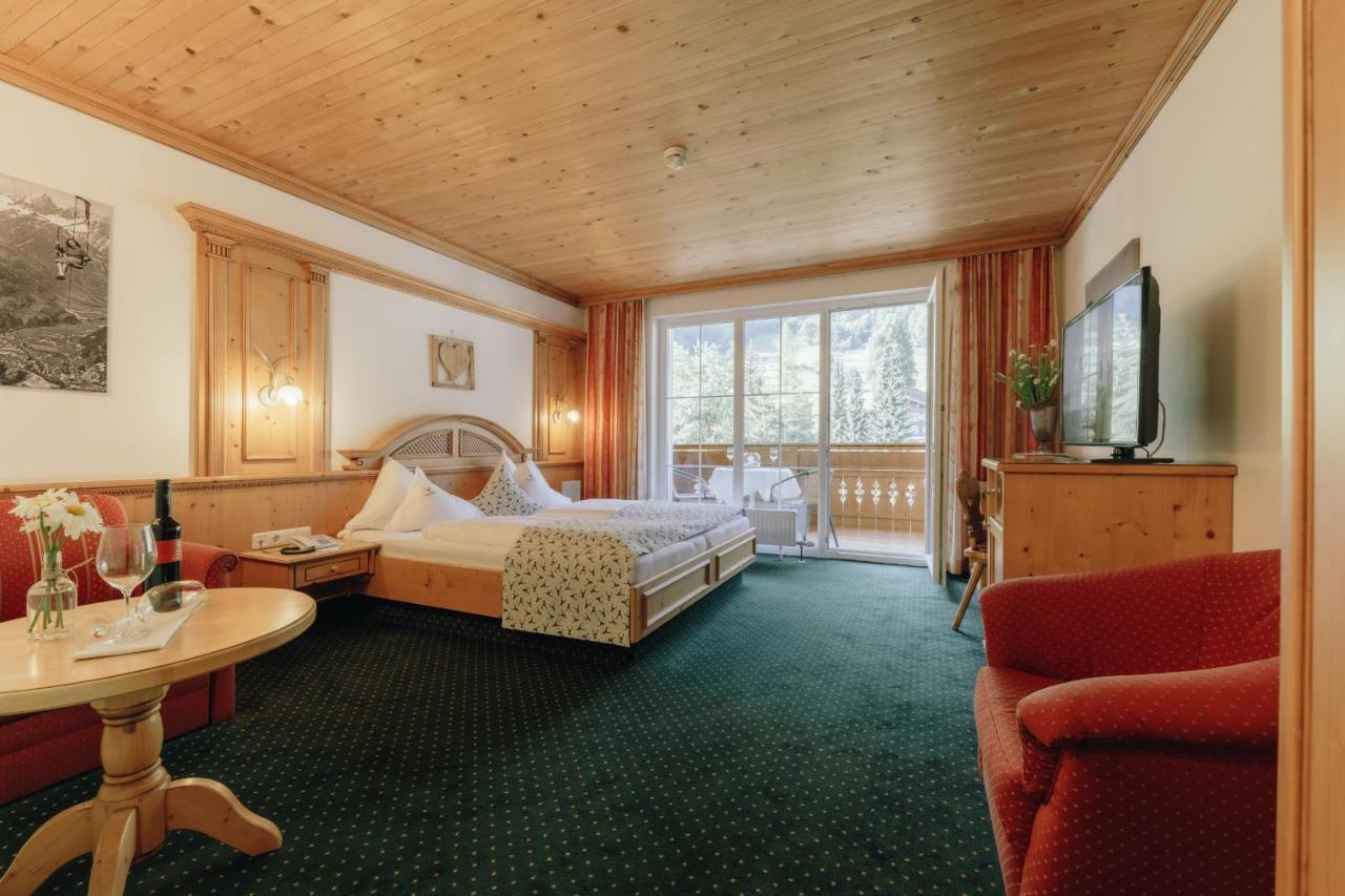 Hotel Hirschen Silbertal Luaran gambar